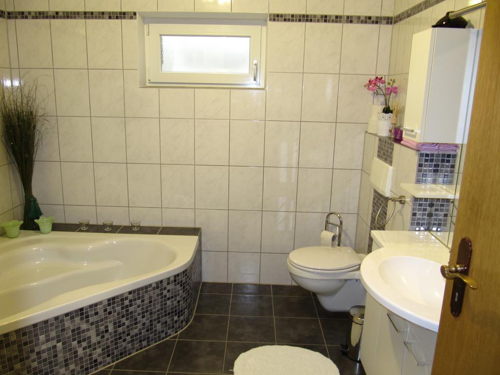 Ferienwohnung Weigert Sinzing Ruang foto